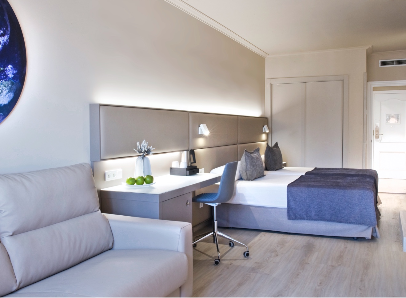 Triple deluxe Triple deluxe